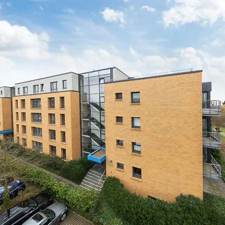 & Coliving Aparthotel Bremen