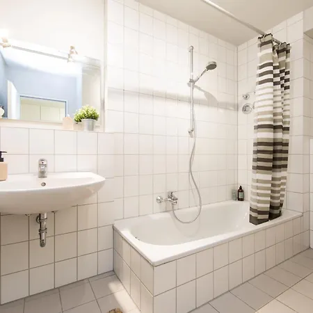 & Coliving Aparthotel *
