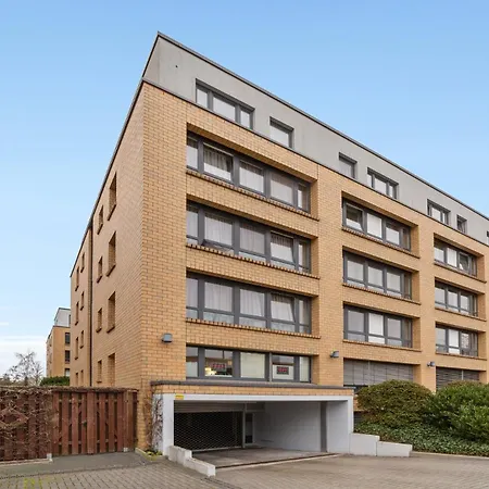 & Coliving Aparthotel Bremen